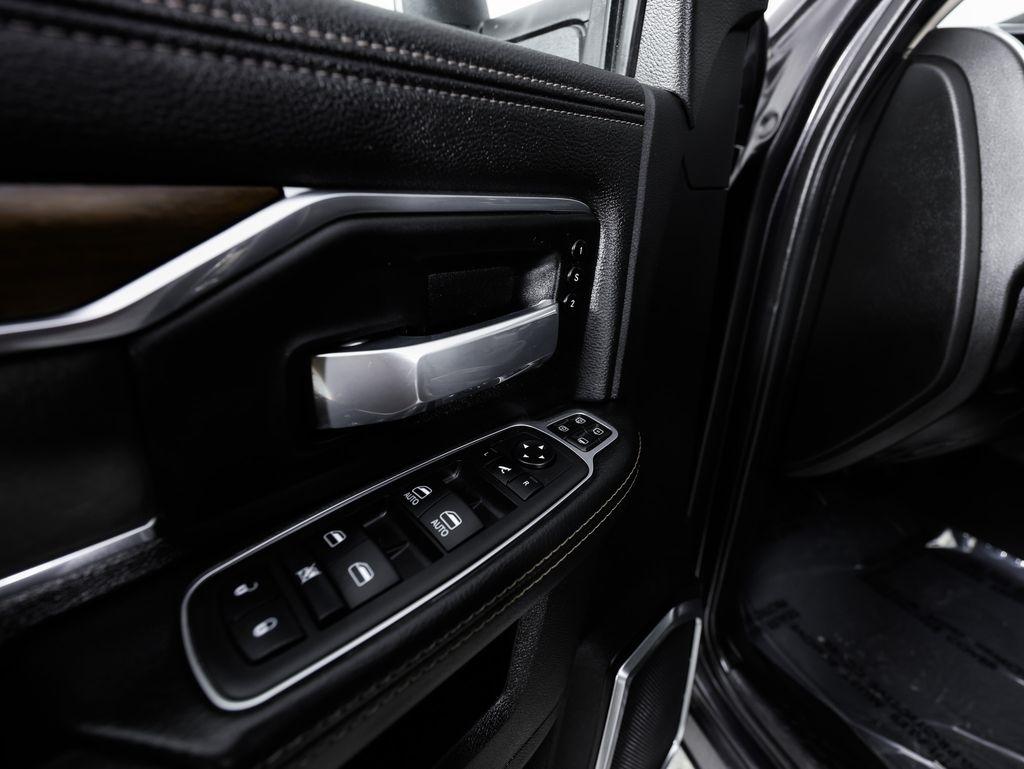 RAM 2500 Laramie 4x4 Crew Cab 6'4" Box 2024