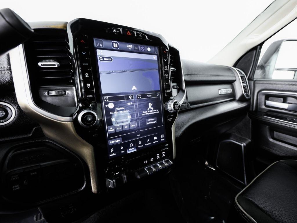 RAM 2500 Laramie 4x4 Crew Cab 6'4" Box 2024