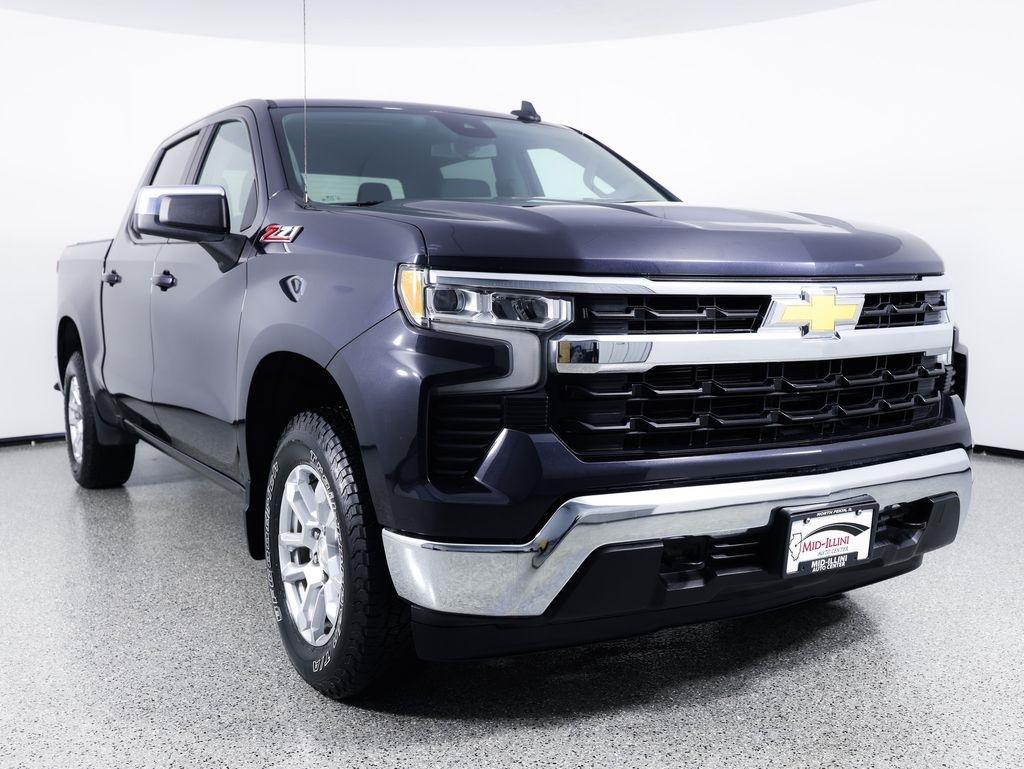 Chevrolet Silverado 1500 4WD Crew Cab 147" LT w/1LT 2022