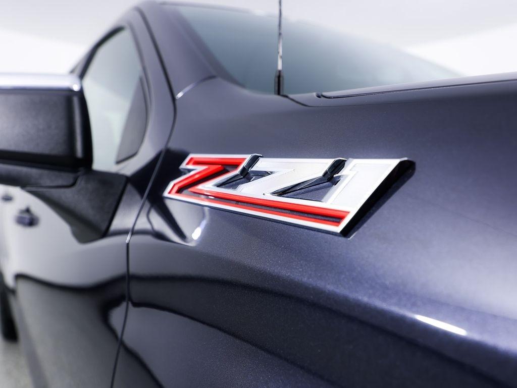 Chevrolet Silverado 1500 4WD Crew Cab 147" LT w/1LT 2022