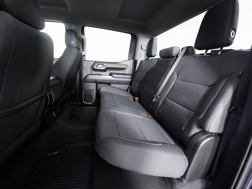 Chevrolet Silverado 1500 4WD Crew Cab 147" LT w/1LT 2022