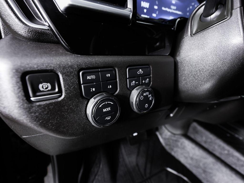 Chevrolet Silverado 1500 4WD Crew Cab 147" LT w/1LT 2022