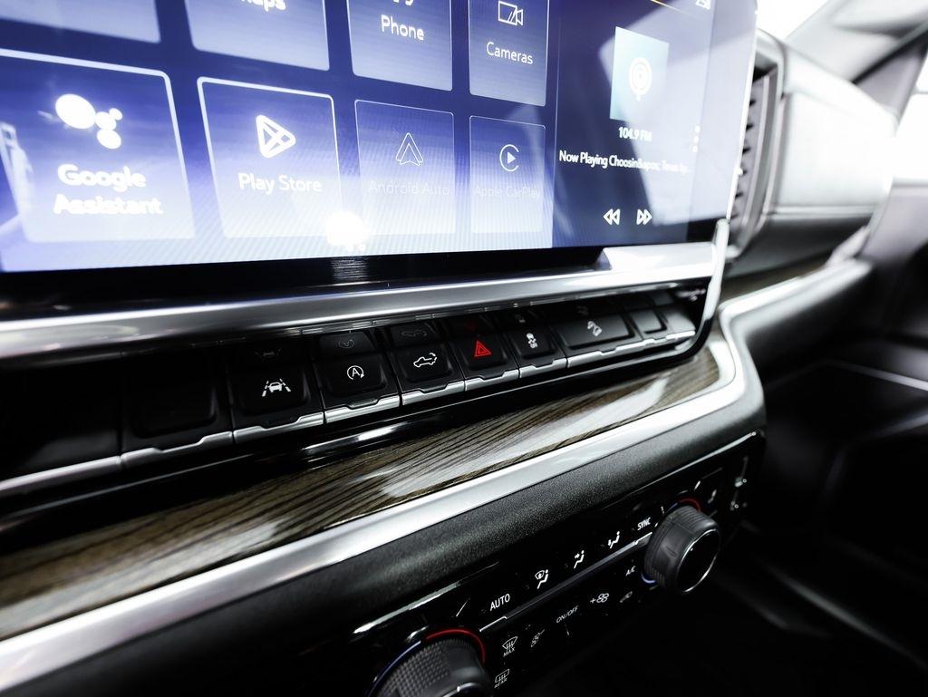 Chevrolet Silverado 1500 4WD Crew Cab 147" LT w/1LT 2022