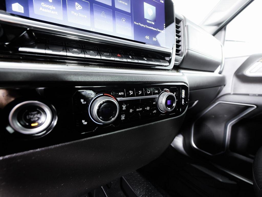 Chevrolet Silverado 1500 4WD Crew Cab 147" LT w/1LT 2022