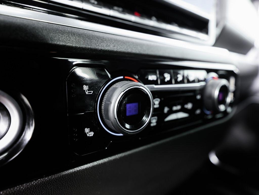 Chevrolet Silverado 1500 4WD Crew Cab 147" LT w/1LT 2022