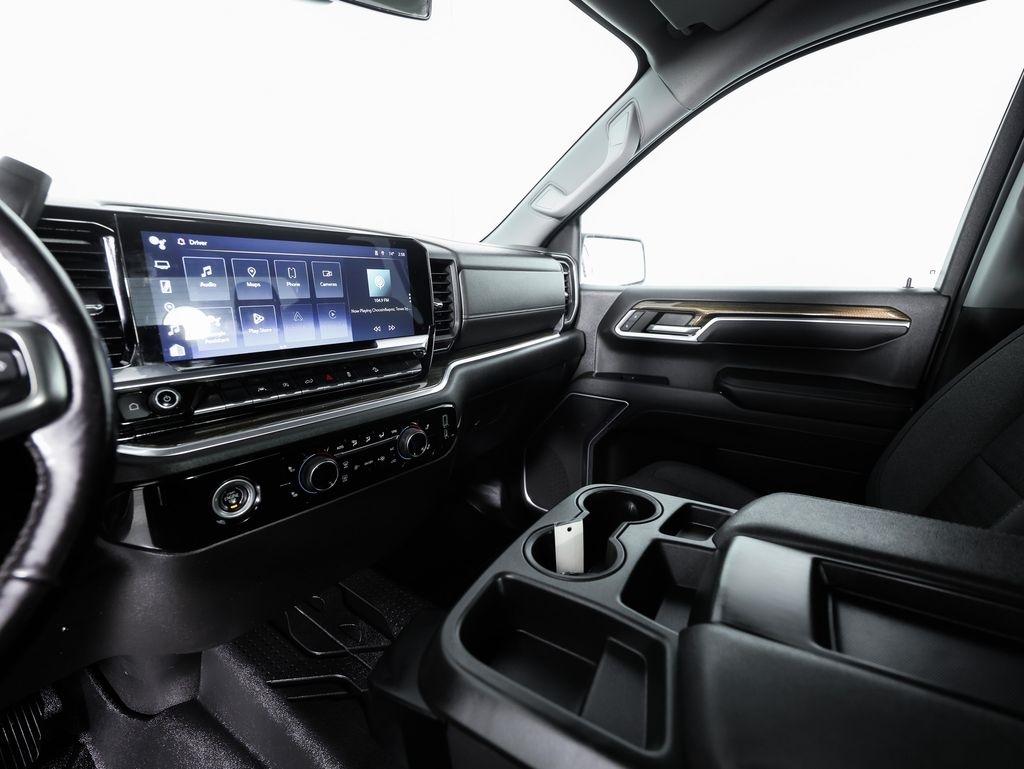 Chevrolet Silverado 1500 4WD Crew Cab 147" LT w/1LT 2022