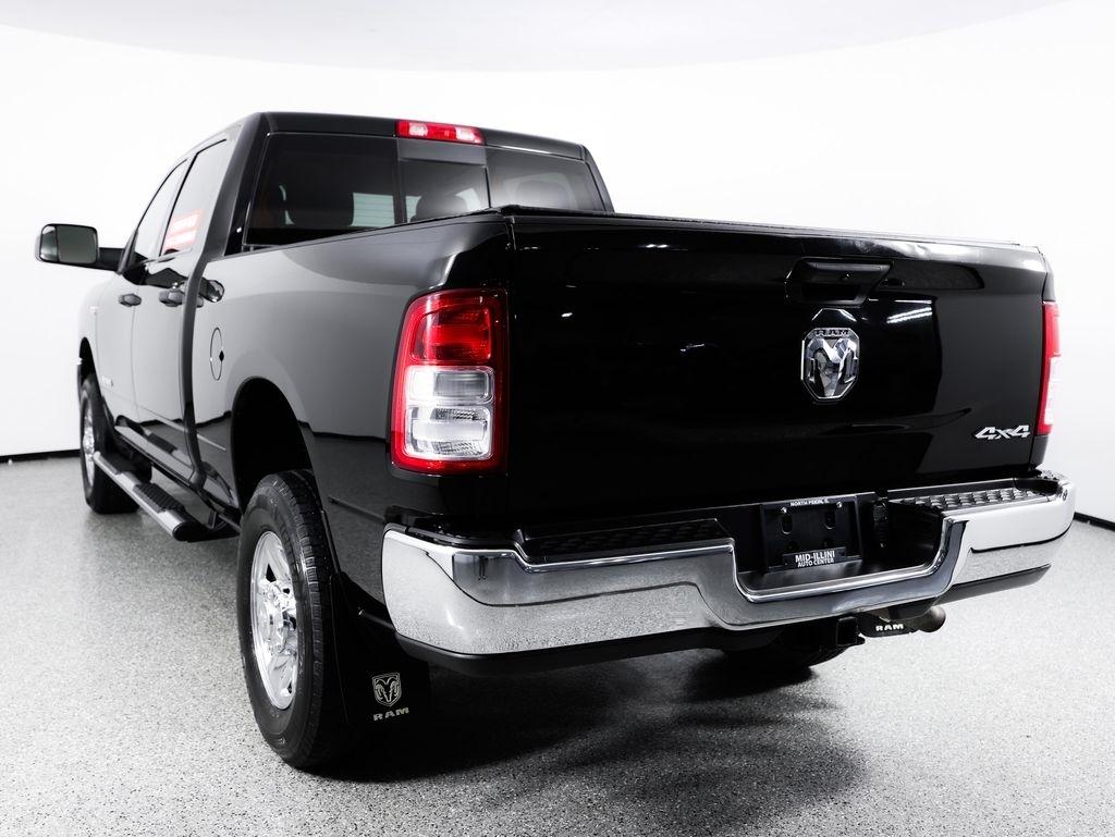 RAM 2500 Tradesman 4x4 Crew Cab 6'4" Box 2020