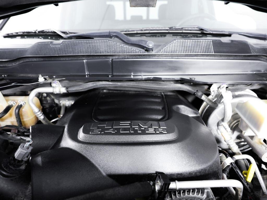 RAM 2500 Tradesman 4x4 Crew Cab 6'4" Box 2020