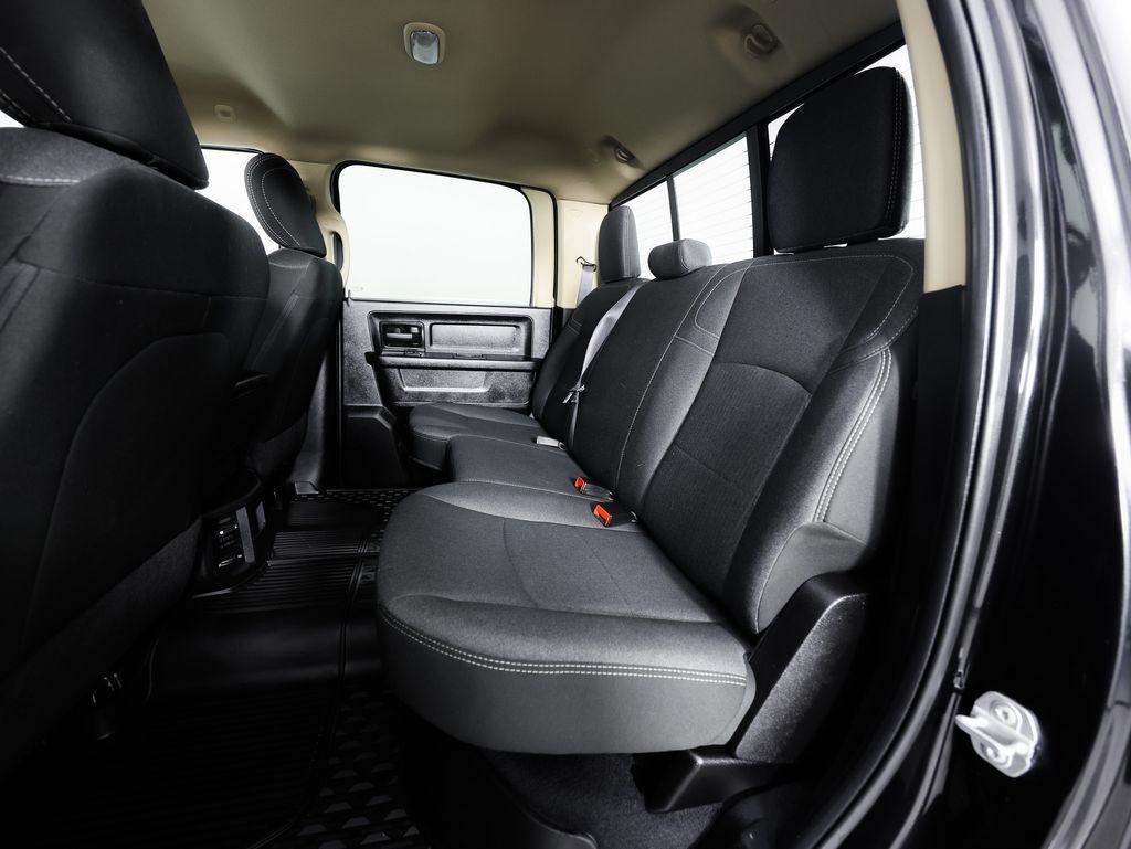 RAM 2500 Tradesman 4x4 Crew Cab 6'4" Box 2020