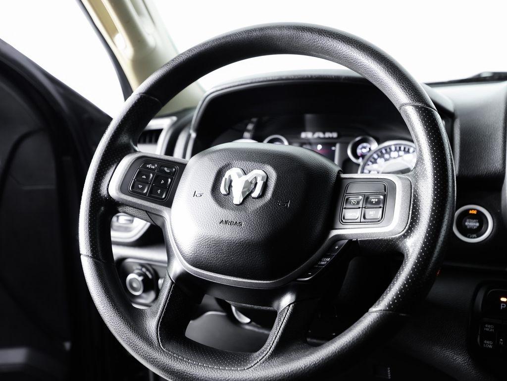 RAM 2500 Tradesman 4x4 Crew Cab 6'4" Box 2020