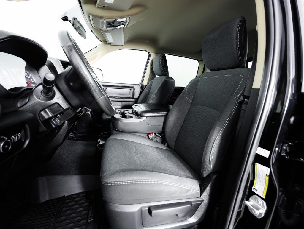 RAM 2500 Tradesman 4x4 Crew Cab 6'4" Box 2020