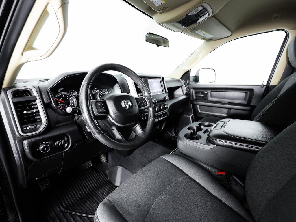 RAM 2500 Tradesman 4x4 Crew Cab 6'4" Box 2020