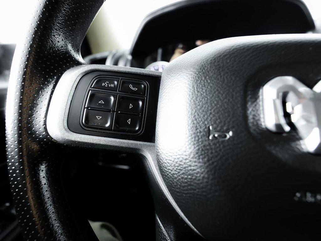 RAM 2500 Tradesman 4x4 Crew Cab 6'4" Box 2020