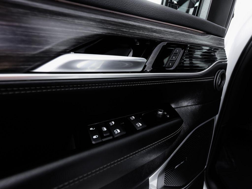 Jeep Wagoneer Series II 4x4 2023