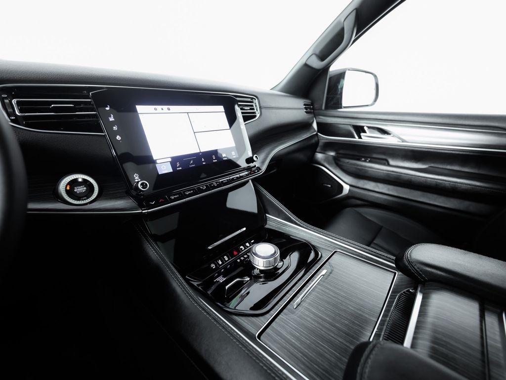 Jeep Wagoneer Series II 4x4 2023