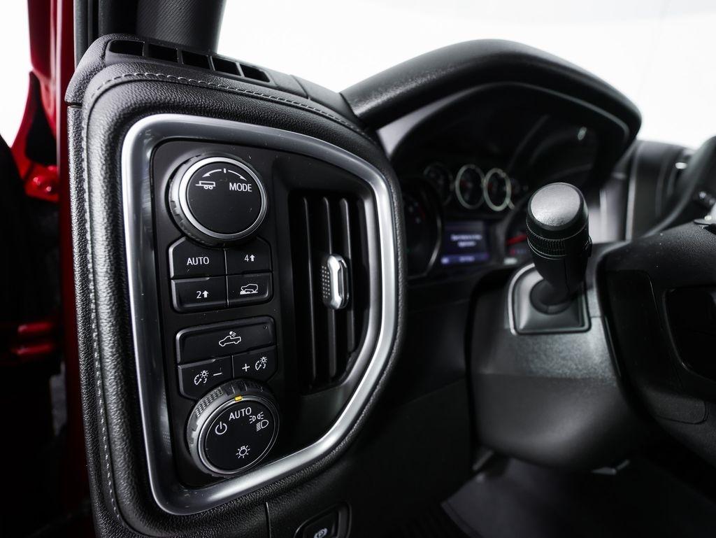 Chevrolet Silverado 1500 4WD Crew Cab 147" LT 2020