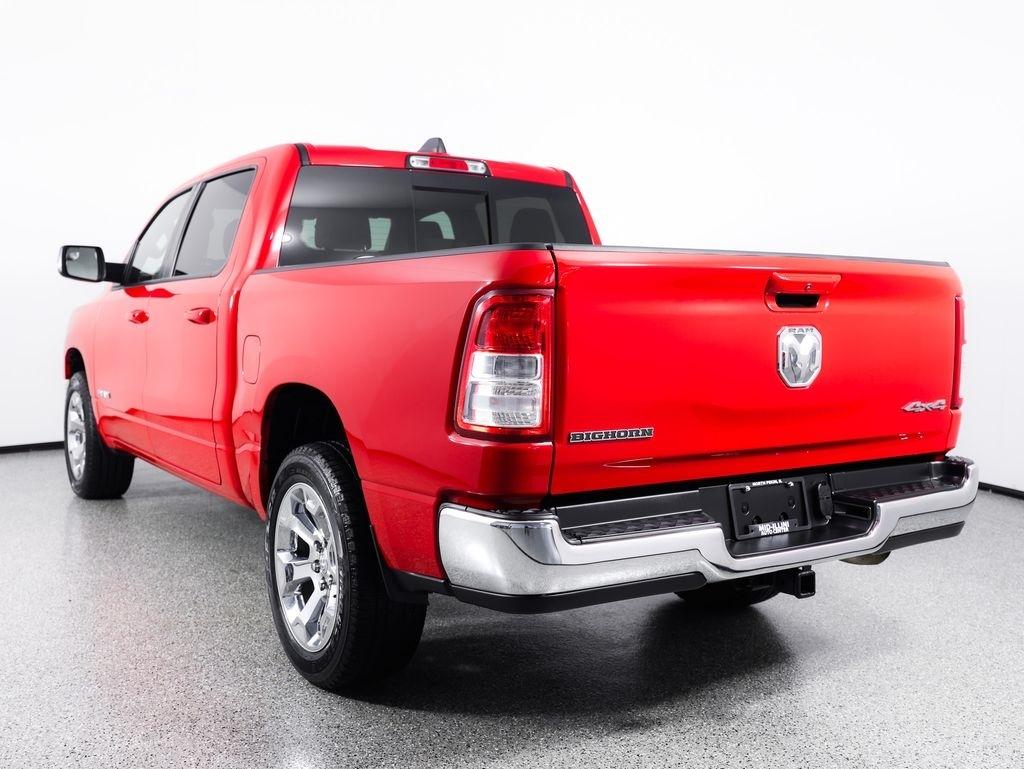 RAM 1500 Big Horn 4x4 Crew Cab 5'7" Box 2022
