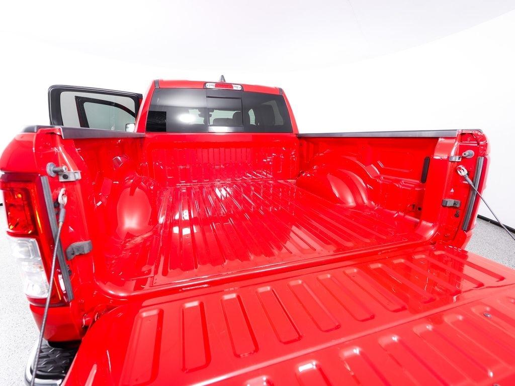 RAM 1500 Big Horn 4x4 Crew Cab 5'7" Box 2022