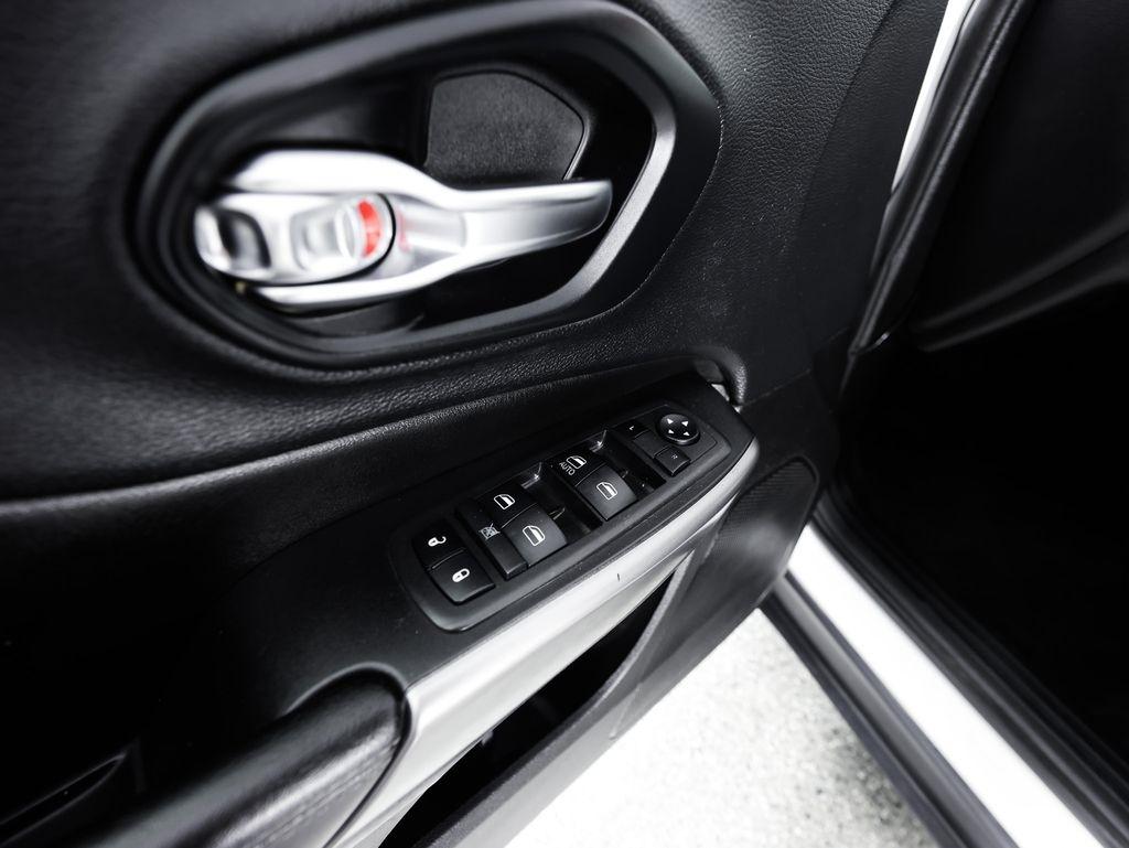 Jeep Cherokee Latitude FWD 2019