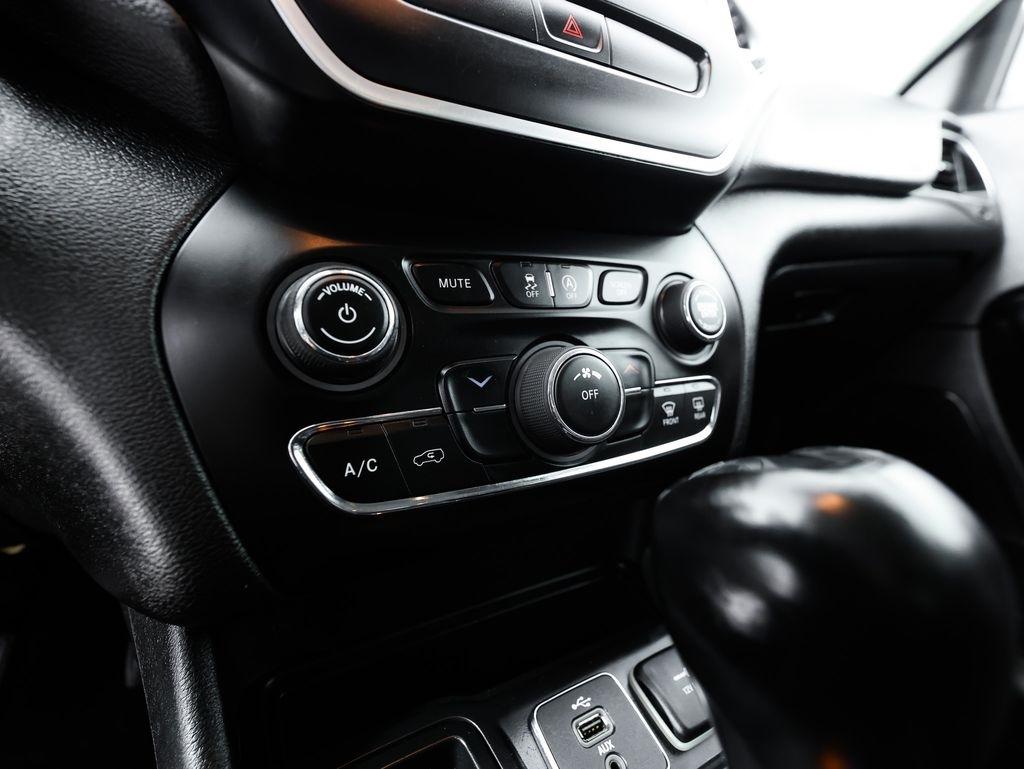 Jeep Cherokee Latitude FWD 2019