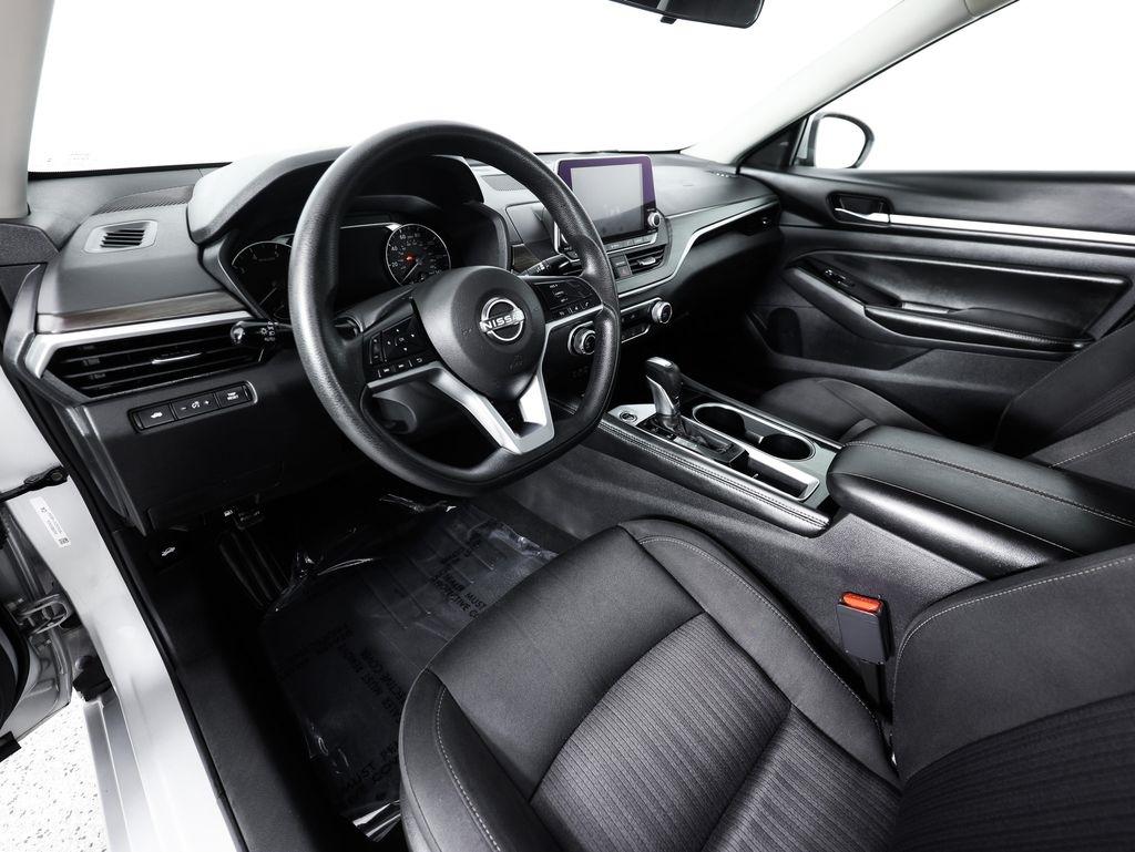 Nissan Altima 2.5 SV Sedan 2023