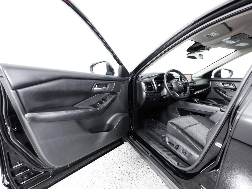 Nissan Rogue FWD SV 2025