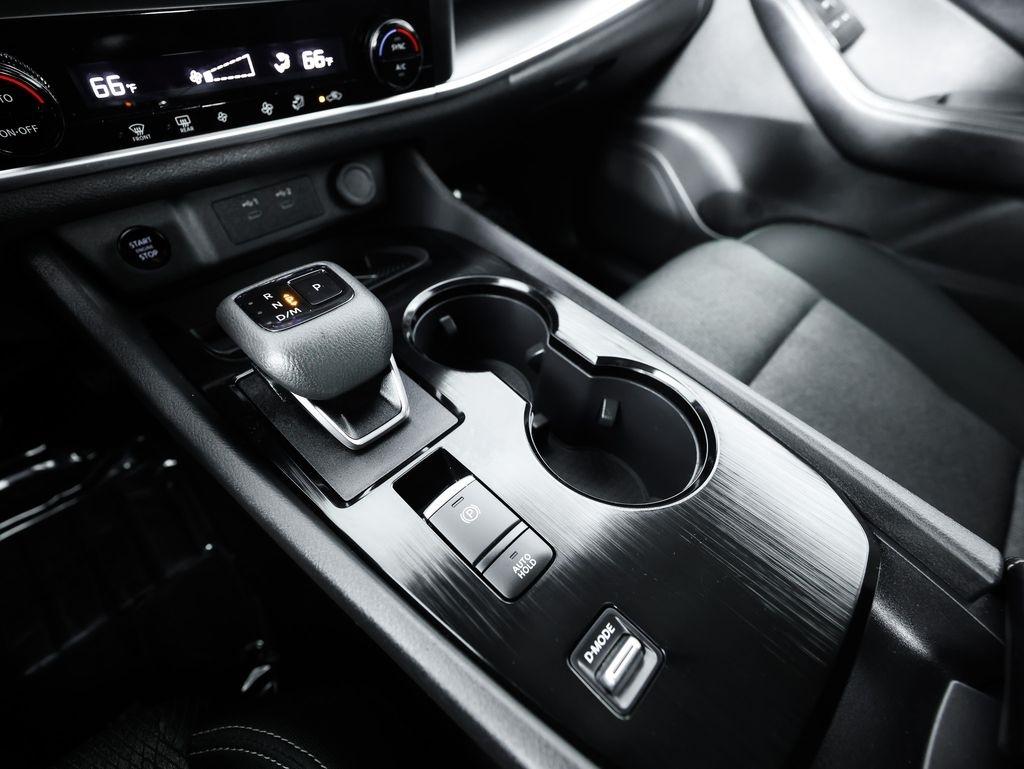Nissan Rogue FWD SV 2025