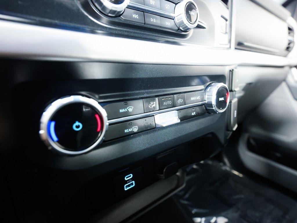 Ford F-150 XLT 4WD SuperCrew 5.5' Box 2023