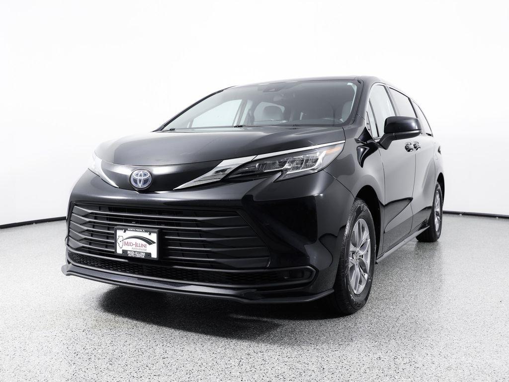 Toyota Sienna LE AWD 8-Passenger (Natl) 2023