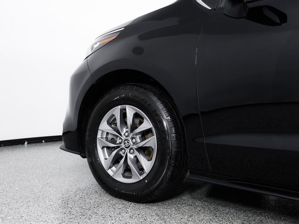 Toyota Sienna LE AWD 8-Passenger (Natl) 2023