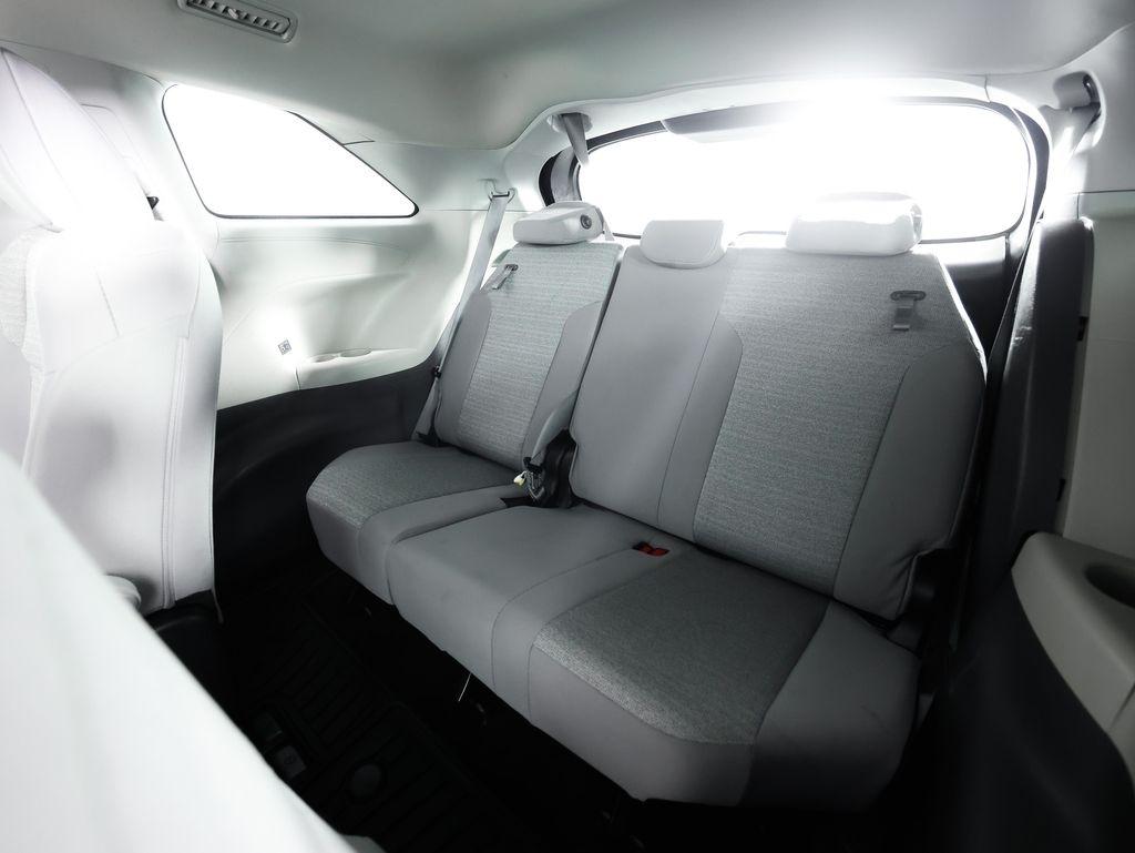 Toyota Sienna LE AWD 8-Passenger (Natl) 2023