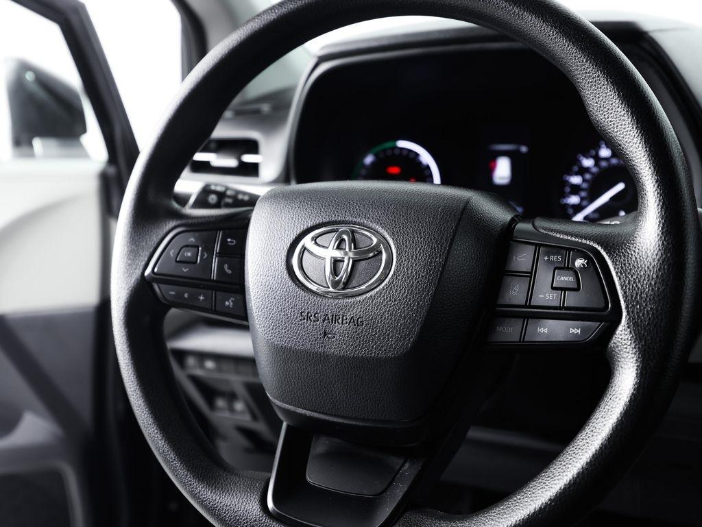 Toyota Sienna LE AWD 8-Passenger (Natl) 2023