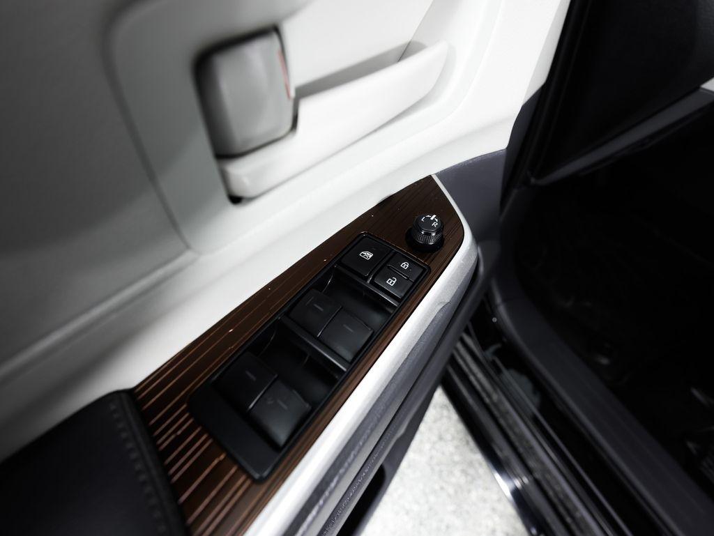 Toyota Sienna LE AWD 8-Passenger (Natl) 2023