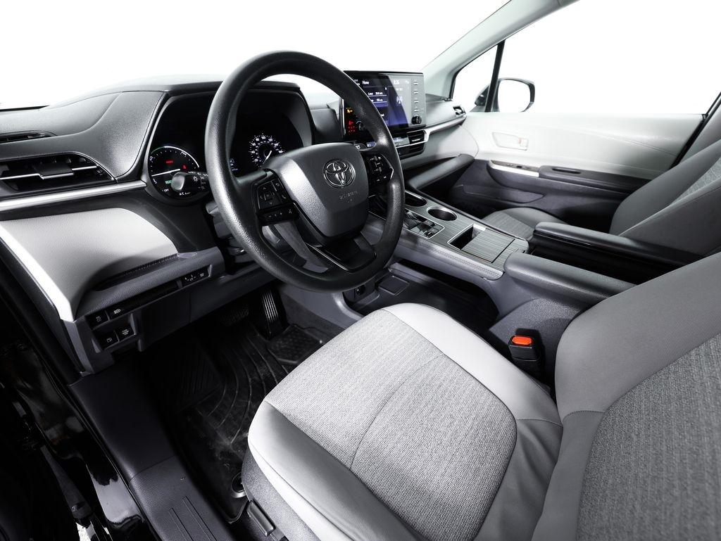 Toyota Sienna LE AWD 8-Passenger (Natl) 2023
