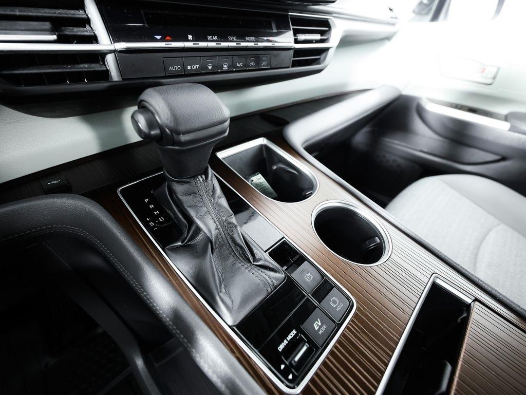 Toyota Sienna LE AWD 8-Passenger (Natl) 2023