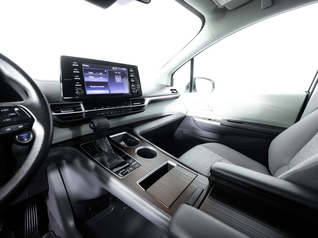 Toyota Sienna LE AWD 8-Passenger (Natl) 2023