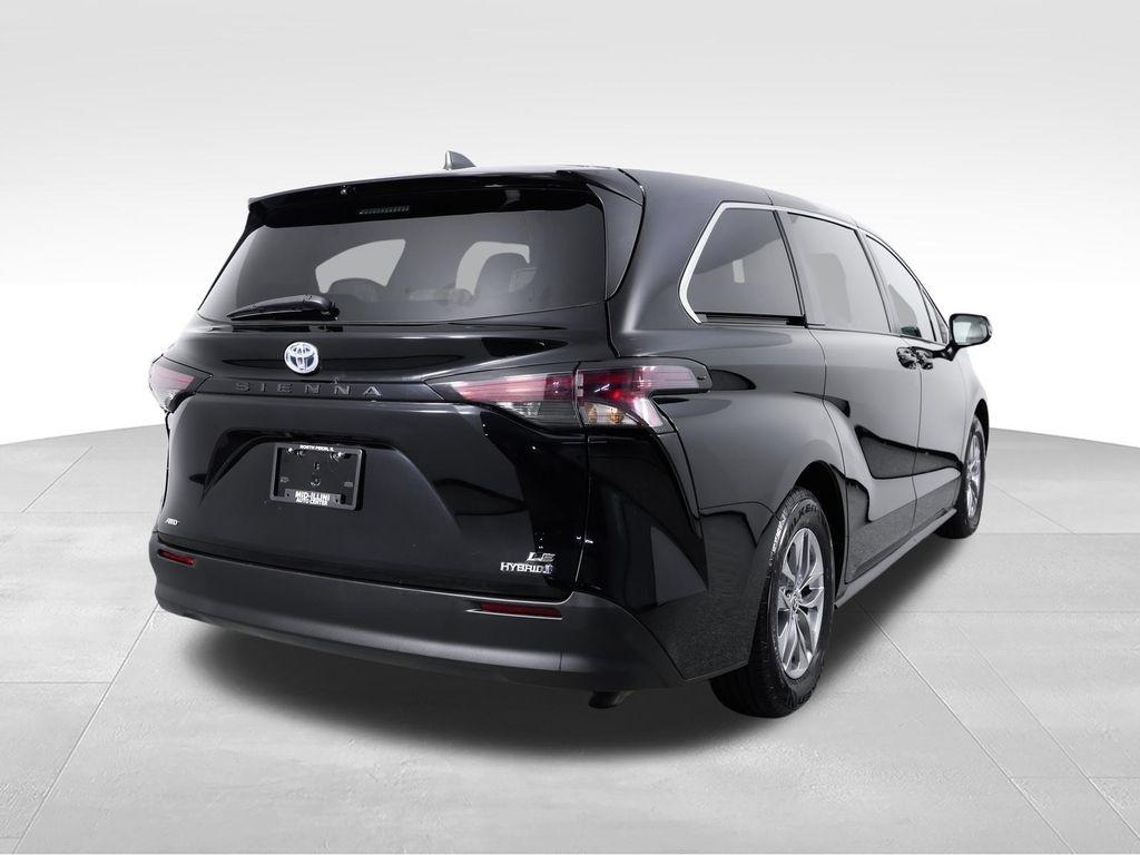 Toyota Sienna LE AWD 8-Passenger (Natl) 2023