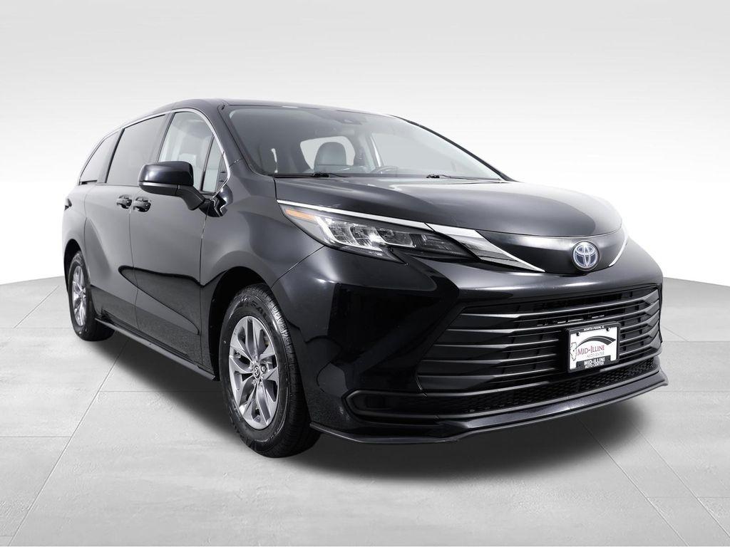 Toyota Sienna LE AWD 8-Passenger (Natl) 2023