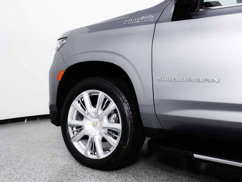 Chevrolet Suburban 4WD 4dr High Country 2021