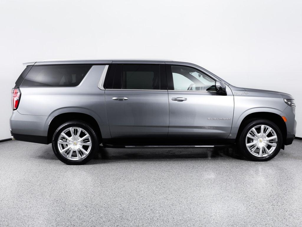 Chevrolet Suburban 4WD 4dr High Country 2021