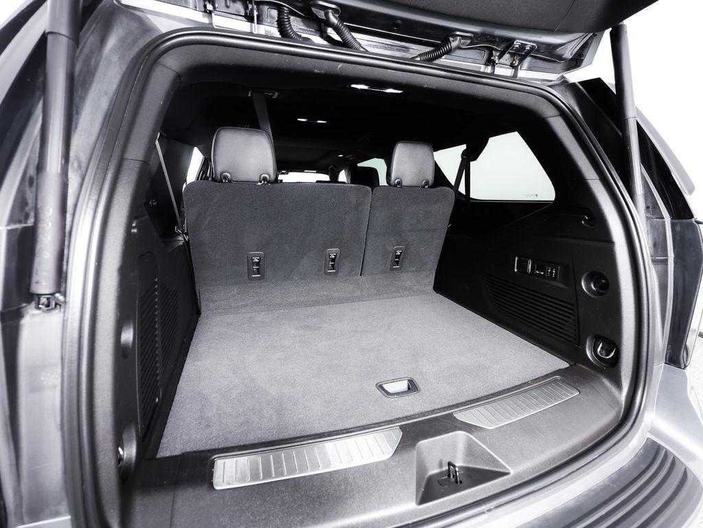 Chevrolet Suburban 4WD 4dr High Country 2021