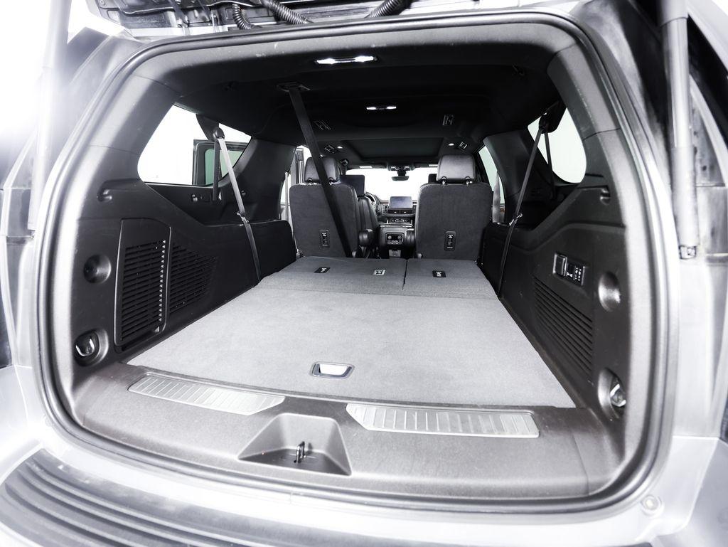 Chevrolet Suburban 4WD 4dr High Country 2021