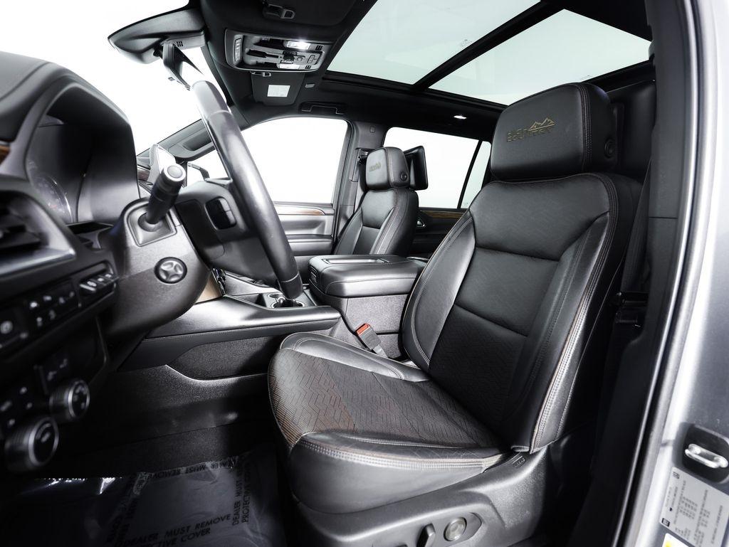 Chevrolet Suburban 4WD 4dr High Country 2021