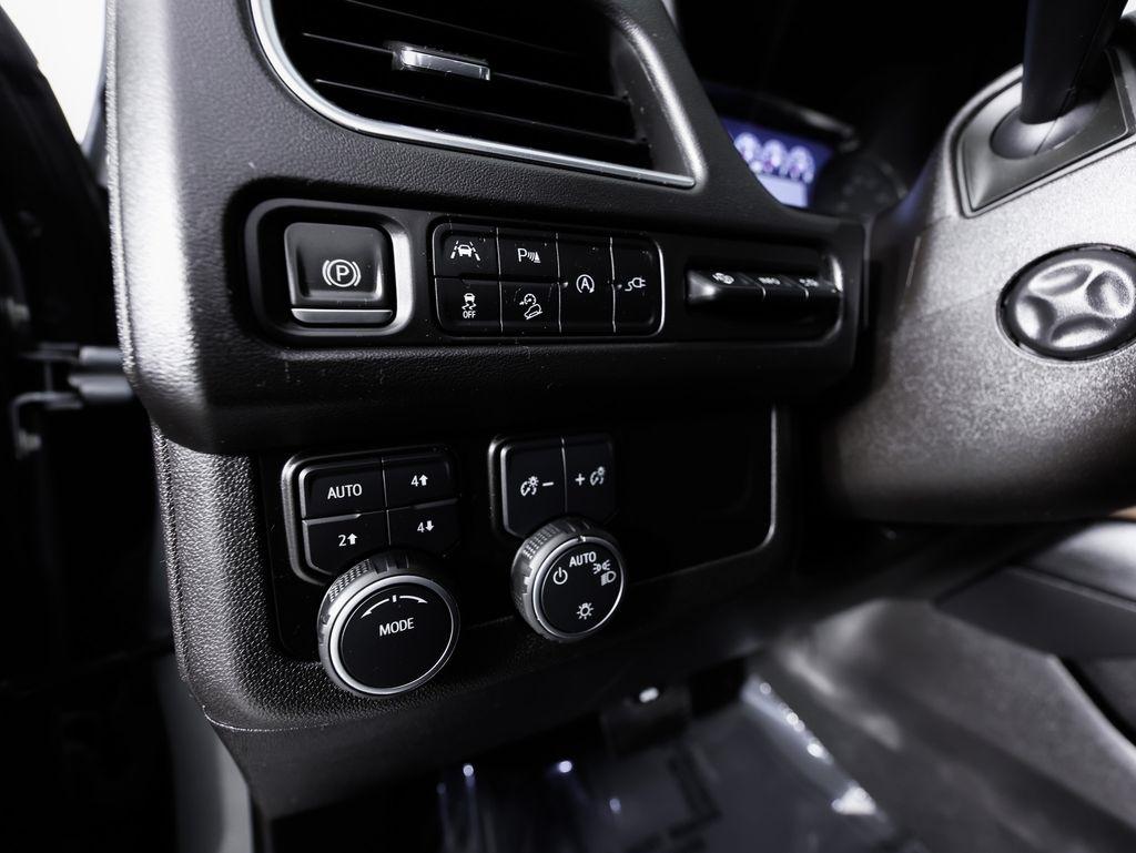 Chevrolet Suburban 4WD 4dr High Country 2021