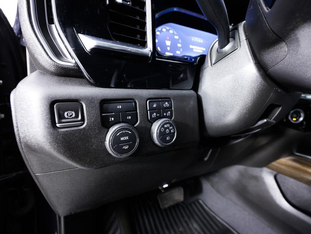 Chevrolet Silverado 3500HD 4WD Crew Cab 159" LT 2024