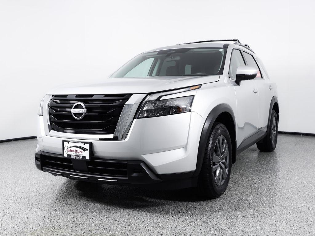 Nissan Pathfinder SV 4WD 2025