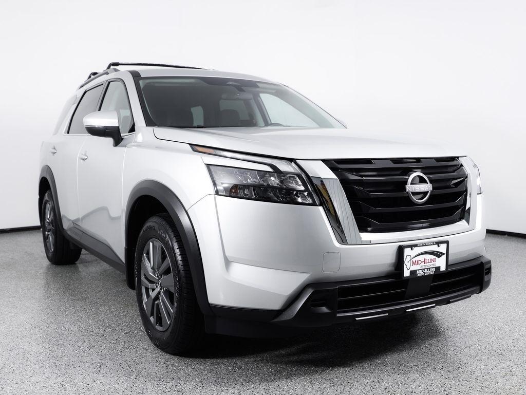Nissan Pathfinder SV 4WD 2025