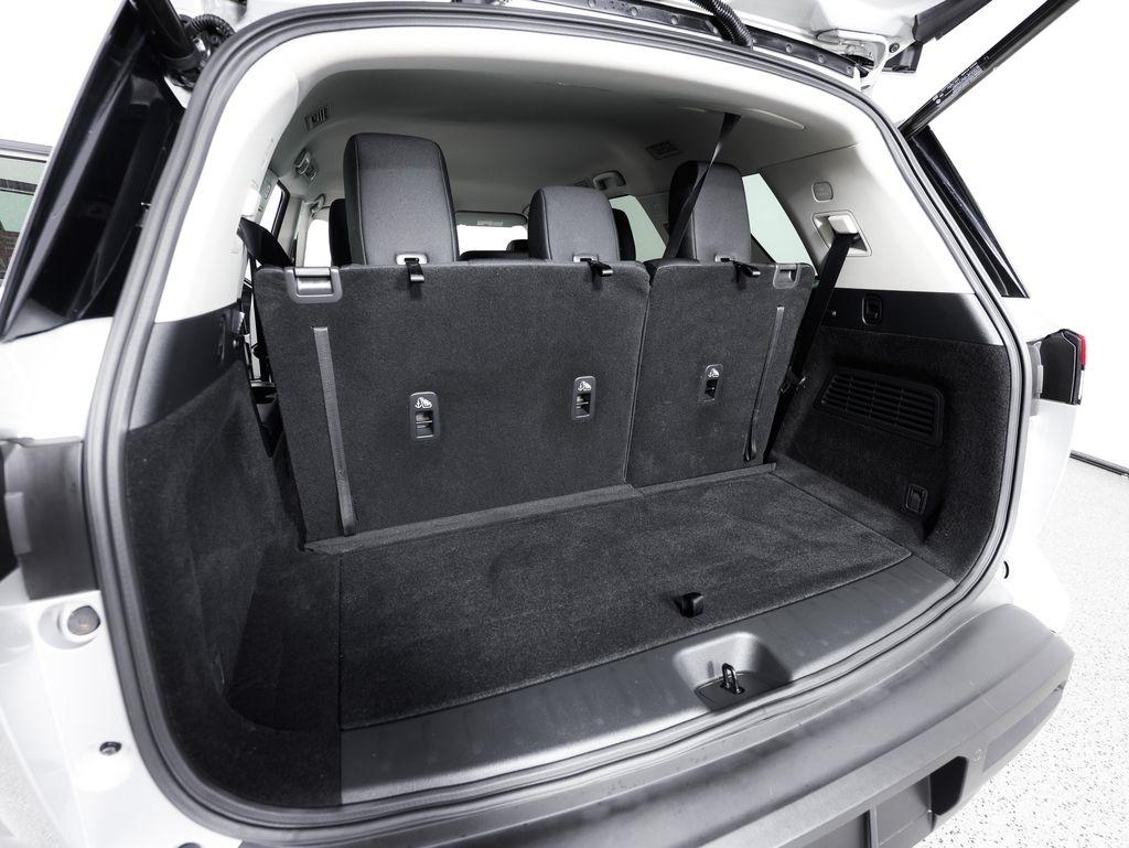 Nissan Pathfinder SV 4WD 2025