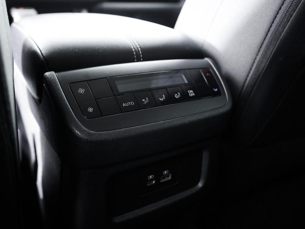 Nissan Pathfinder SV 4WD 2025