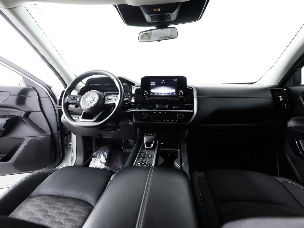 Nissan Pathfinder SV 4WD 2025